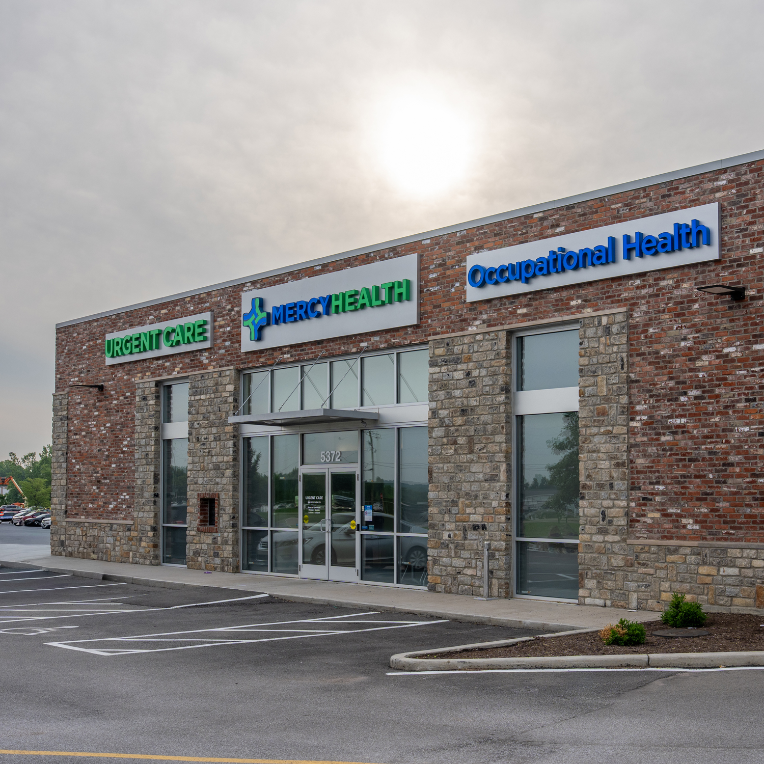 exterior of Mercy Health Urgent Care, Fairfield at 5372 Dixie Hwy Fairfield, Ohio 45014